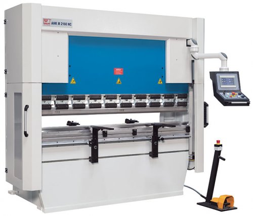 AHK M NC - NC bending solution, with compact design, complete with tooling, and motorized X and R axes